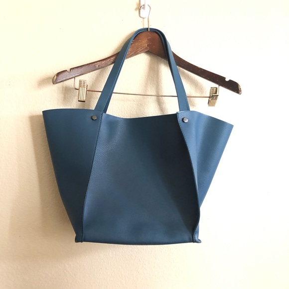 Neiman Marcus Handbags - Neiman Marcus || Blue Shoulder Tote Bag Purse
